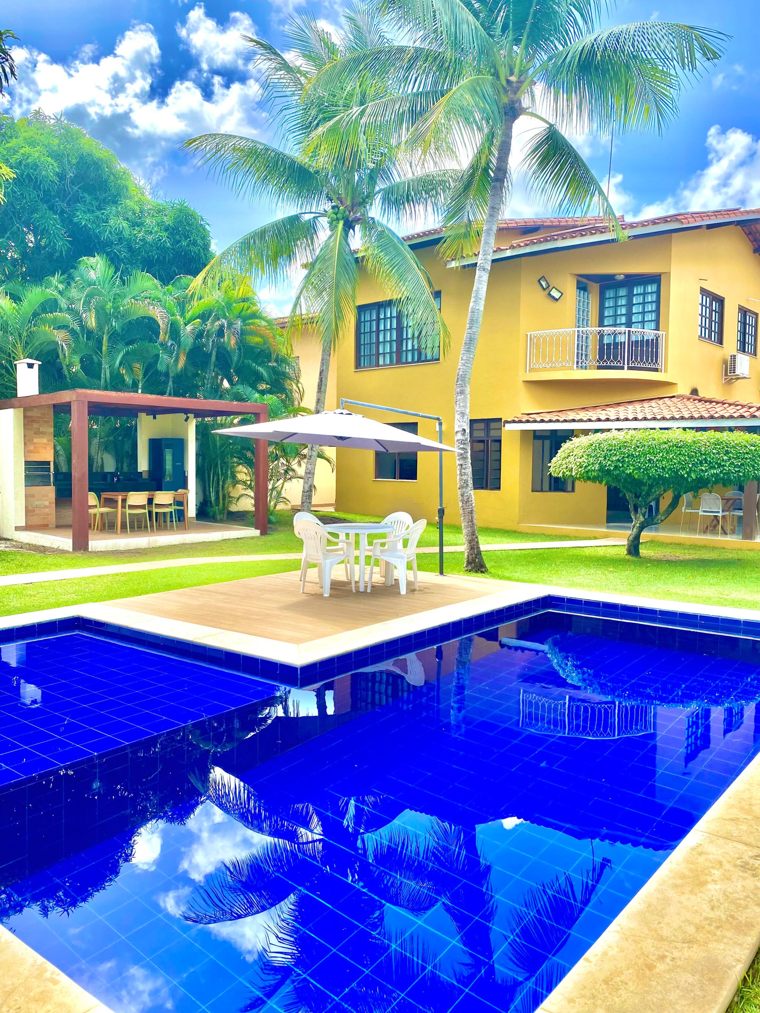 Casa com piscina privativa